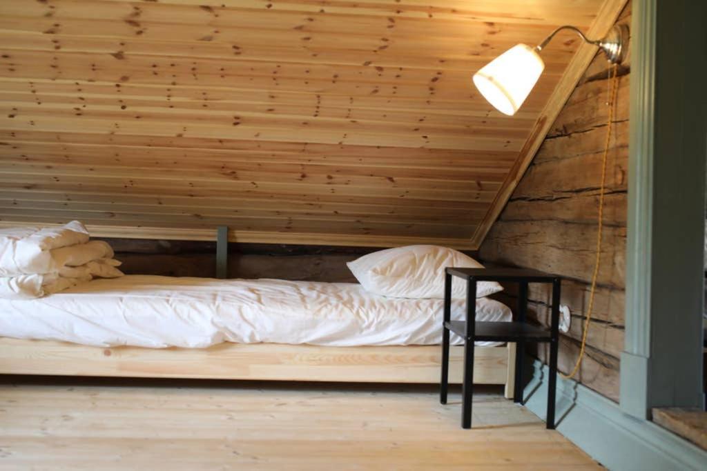 Sjoenaera Stuga Med Bat Och Bastu Ramkvilla Exterior photo
